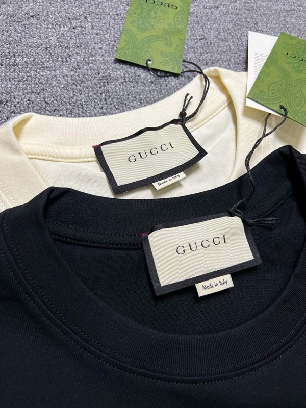 ブランドTシャツ着用イメージ